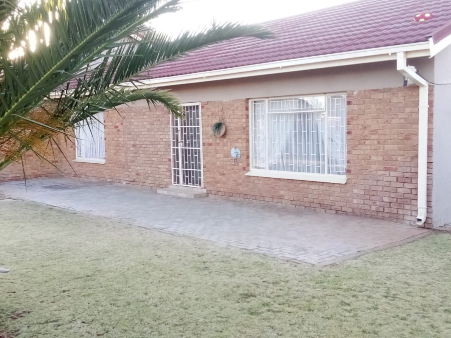 4 Bedroom Property for Sale in Petrusburg Free State